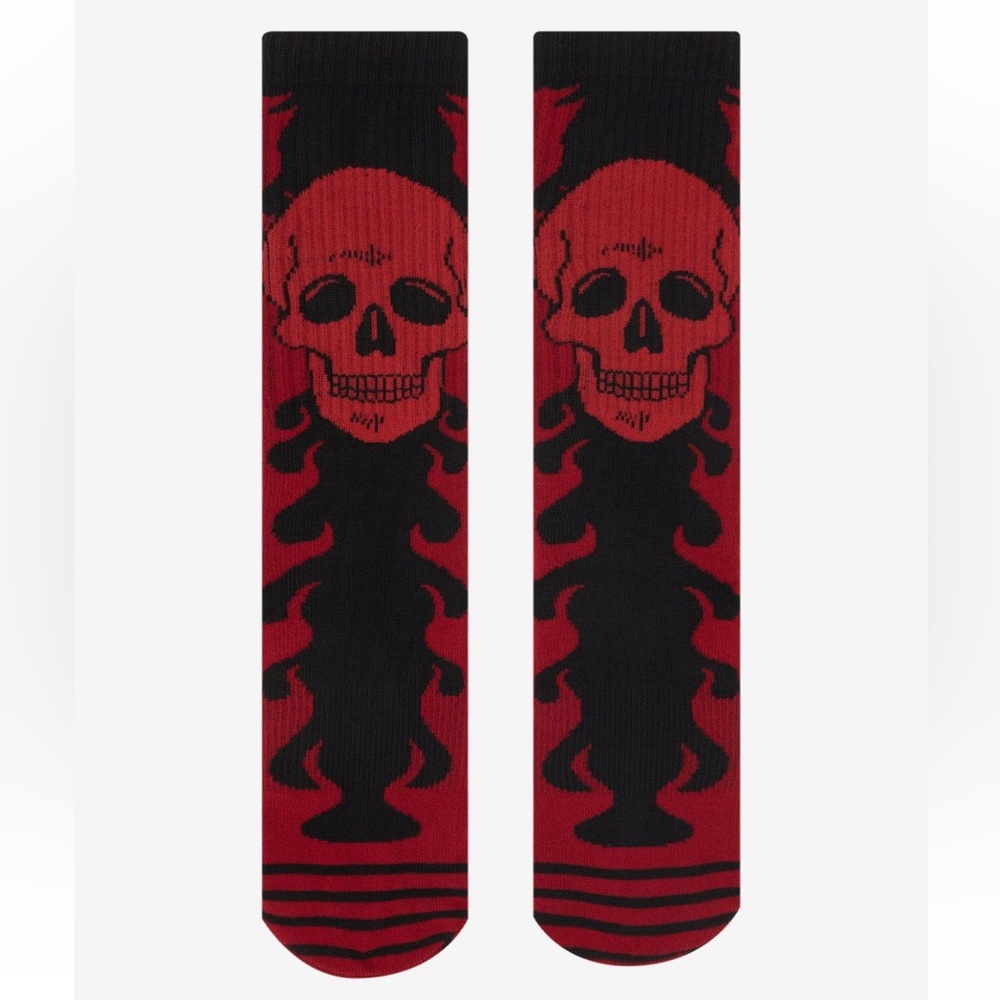 Hot Topic Mens Red Skull Flame Crew Socks! NWT Sz 10-13